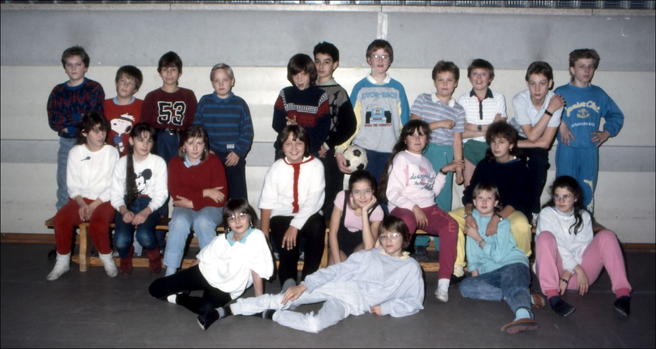 <i><b>Klasse 6a-1987-88</b></i>